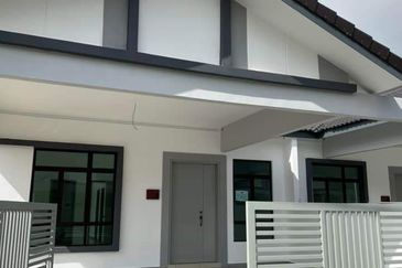 Gated Guarded Freehold Single Storey House nr Jasin Tol Mydin Bemban Ayer Keroh Melaka