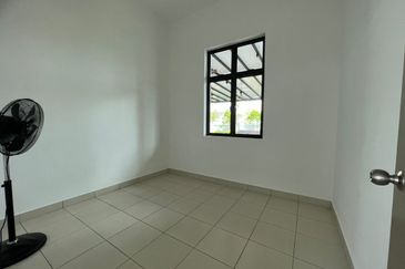 Freehold Bumi Lot Rumah Setingkat Semi D Tanah yang Luas di Area Bertam Cheng Sunga Udang Melaka