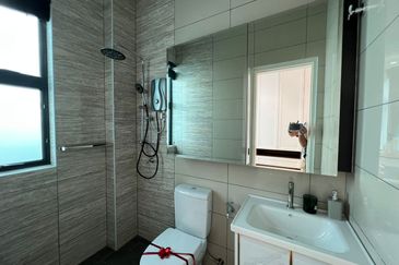 Freehold Bumi Lot Rumah Setingkat Semi D Tanah yang Luas di Area Bertam Cheng Sunga Udang Melaka