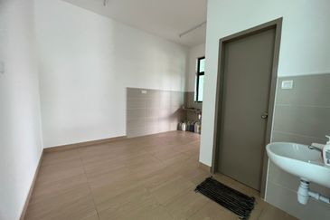 Freehold Bumi Lot Rumah Setingkat Semi D Tanah yang Luas di Area Bertam Cheng Sunga Udang Melaka