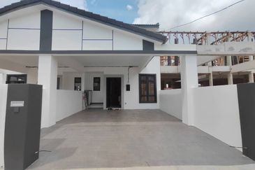 Gated Double Storey House nr Cheng Krubong SPA Highway Melaka Town