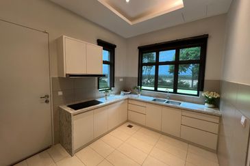 Full Loan Freehold Bumi Lot Double Storey House nr Bukit Katil Duyong Ayer Molek Melaka