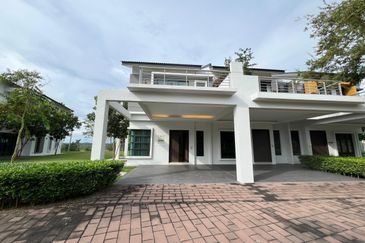 LPPSA Freehold Bumi Lot Double Storey House nr Bukit Katil Duyong Ayer Molek Melaka