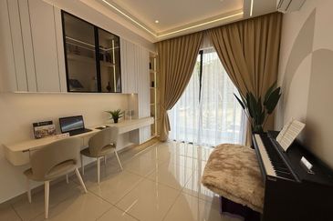 BATU BERENDAM Freehold Gated Guarded nr Melaka Town Double Storey House at Gangsa Batu Berendam Melaka