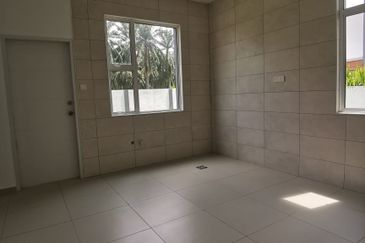 JASIN area Bungalow Gated Guarded 50 x 100 nr  nr Bemban Jasin Ayer Keroh Melaka