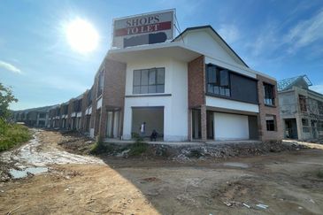Ayer Keroh Main Road Double Storey Shop Lot nr Ayer Keroh Bemban MITC Melaka