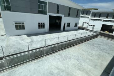 Ayer Keroh Super Spacious 80 x 120 sq.ft Semi D Factory at Ayer Keroh Melaka