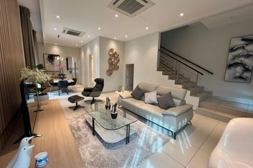 Ayer Molek Freehold Bumi Lot Double Storey House nr Bukit Katil Duyong Ayer Molek Melaka