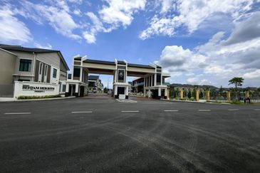 Cheng - Freehold Gated Guarded Freehold Double Storey Semi D nr Bertam Tanjung Minyak Cheng Melaka