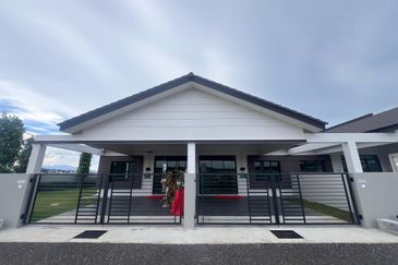 CHENG RM 0 Downpayment Single Storey House 22*75ft Rembia Cheng Paya Rumput Melaka