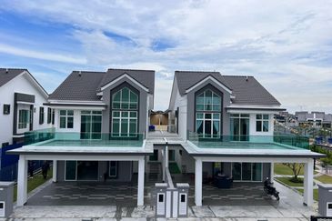 Cheng Freehold Gated Guarded Double Storey Semi D nr Cheng Bertam Tanjung Minyak Melaka