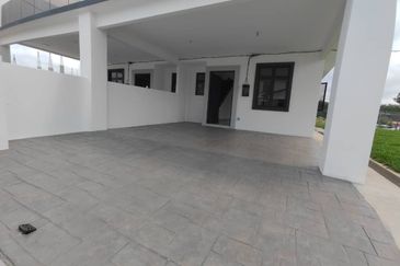 4 mins to SPA Highway Gated Double Storey House nr Cheng Melaka Town