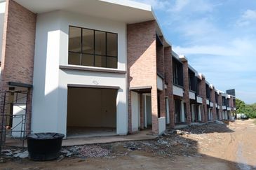 Ayer Keroh Complete Soon Main Road Double Storey Shop Lot nr Ayer Keroh Bemban Melaka