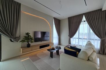 No Balcony Gated Guarded Fully Extended Double Storey House nr Ayer Keroh MITC Melaka