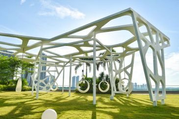 The M @ Medini Macrolink