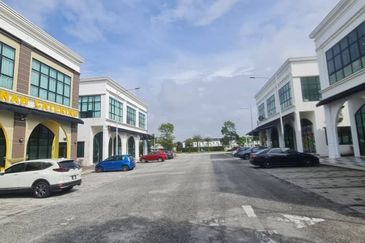 Ivoris @ Eco Majestic