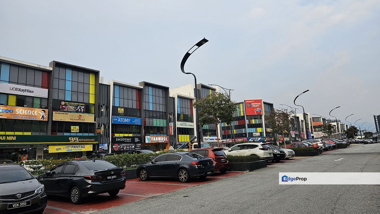Ecohill Taipan huge shoplot facing mainroad , Selangor, Semenyih