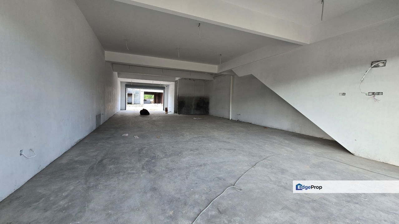 First floor as low as rm1200 ecohill semenyih, Selangor, Semenyih