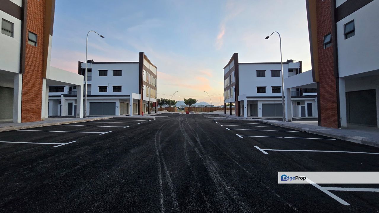 First floor as low as rm1200 ecohill semenyih, Selangor, Semenyih