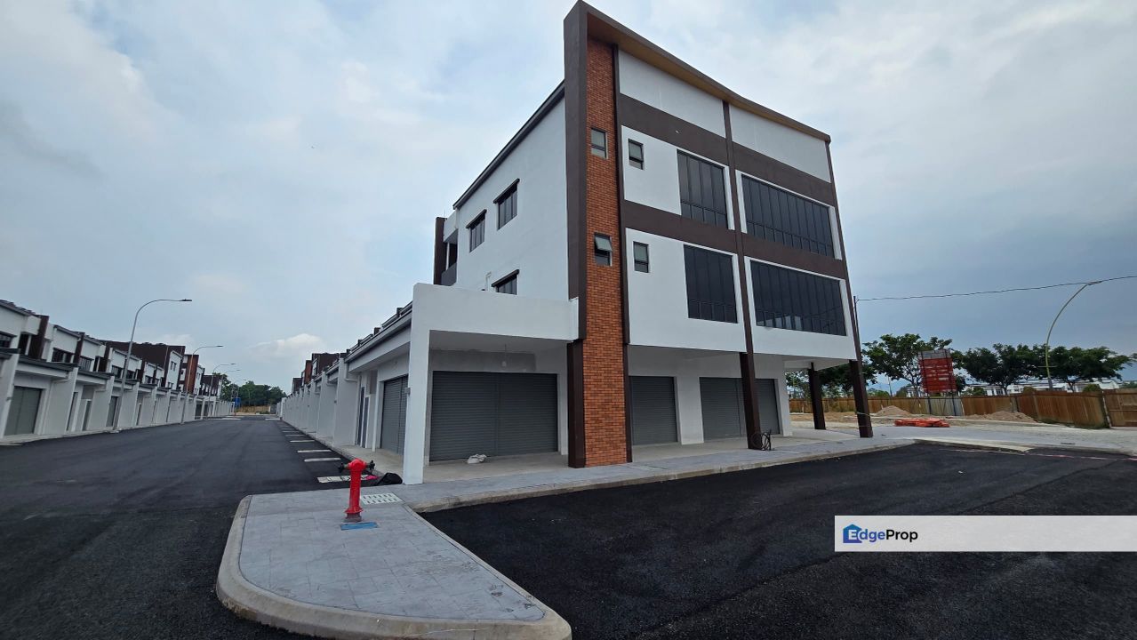 First floor as low as rm1200 ecohill semenyih, Selangor, Semenyih