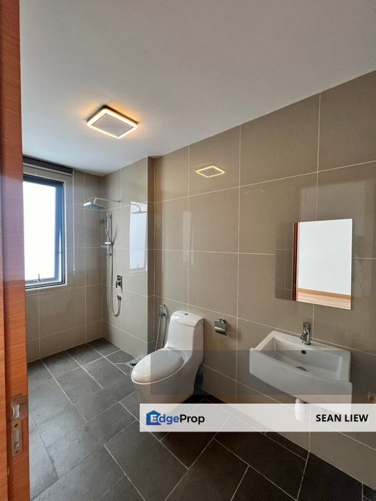  Empire Residence 3.5 Storey Link Villa For Sale, Selangor, Damansara Perdana