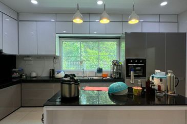 FULLY Furnish Bukit Intan Semi-D 5B4BR For SALE