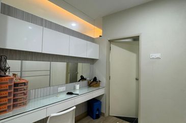 FULLY Furnish Bukit Intan Semi-D 5B4BR For SALE