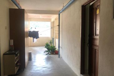 RM150,000] Apartment  Nak Jual Dalam Pekan Seremban,  Lobak, Temple, Temiang. (Fully Furnished)