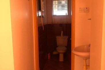 RM150,000] Apartment  Nak Jual Dalam Pekan Seremban,  Lobak, Temple, Temiang. (Fully Furnished)