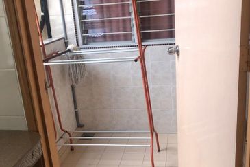 RM150,000] Apartment  Nak Jual Dalam Pekan Seremban,  Lobak, Temple, Temiang. (Fully Furnished)