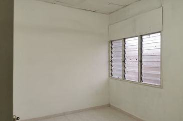 [RM1500]  DOUBLE STOREY TERRACE HOUSE  NEAR SCHOOL WANT TO SELL AT SSEREMBAN JAYA, LAVENDER HEIGHT, SENAWANG JAYA