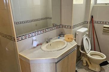 [RM1400] TASEK MEWAK CONDOMINIUM SEREMBAN WANT TO RENT