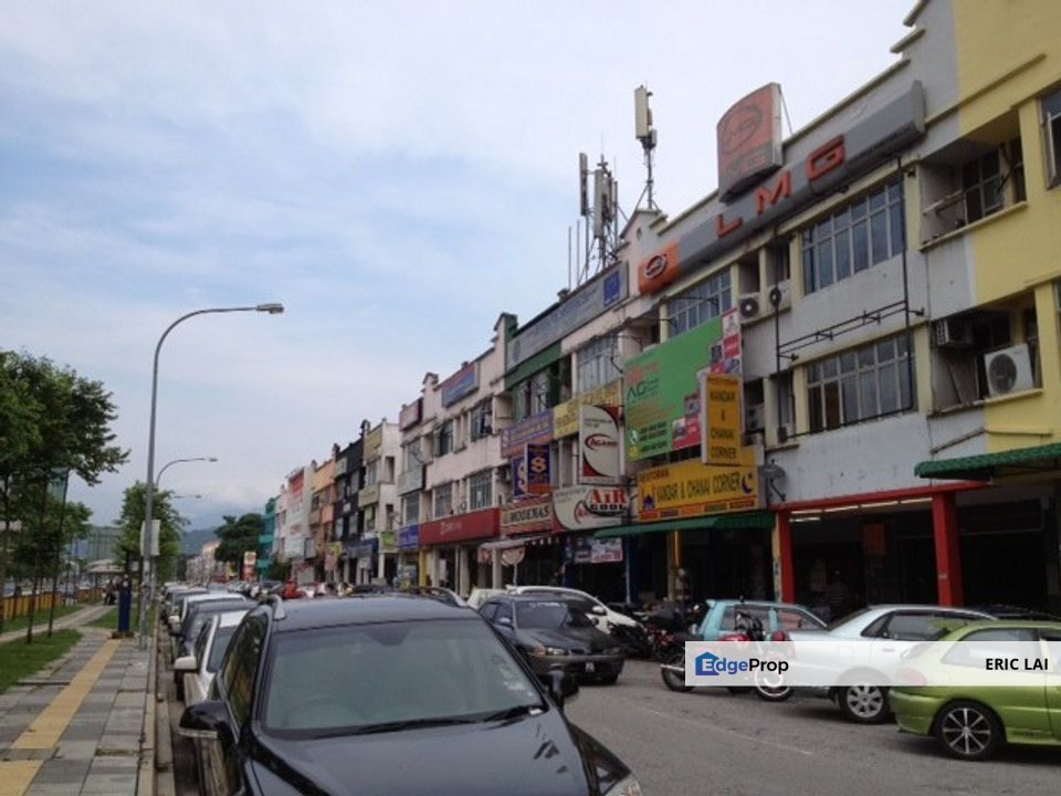 3sty shop for sale. Walking distance Banks & Malls. Crowded Commercial Area in Setapak. Facing jln genting klang, Kuala Lumpur, Setapak