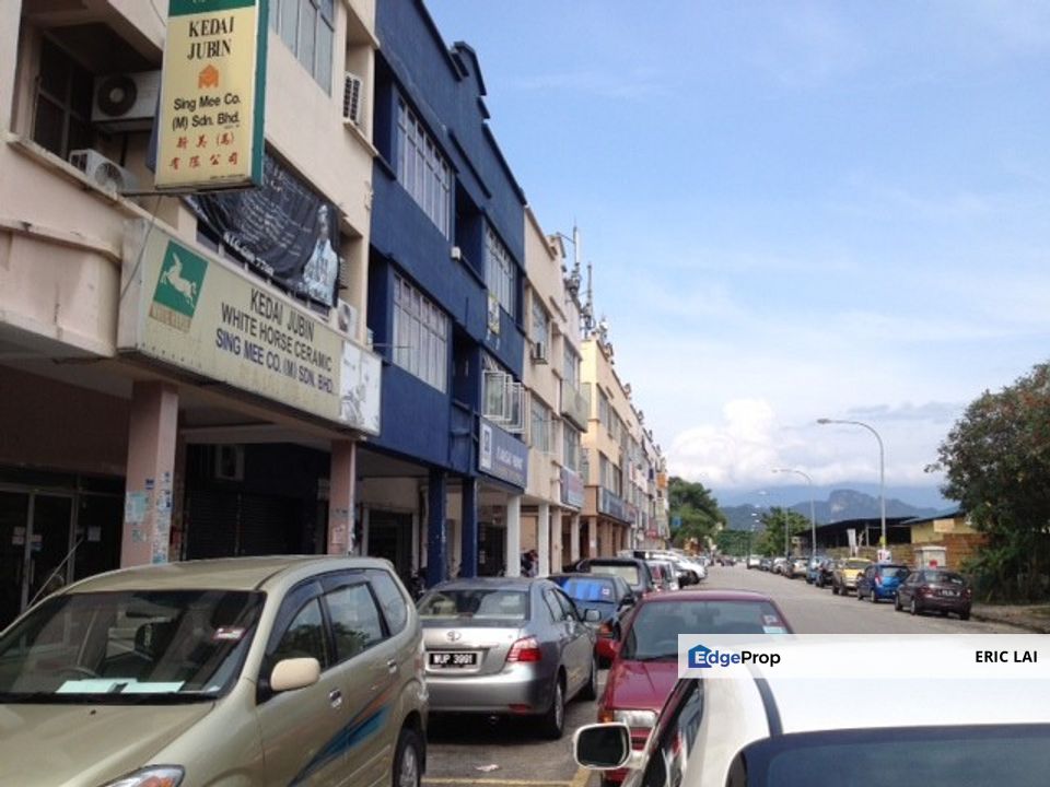 3sty shop for sale. Walking distance Banks & Malls. Crowded Commercial Area in Setapak. Facing jln genting klang, Kuala Lumpur, Setapak