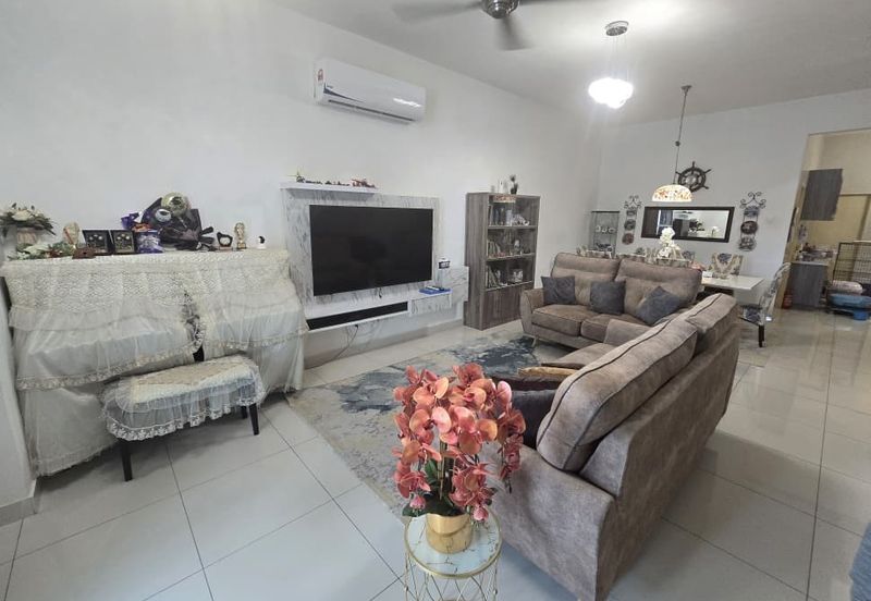 BATU CAVES/FACING OPEN 3 STOREY TERRACE FOR SALE/WELL MAINTAINED UNIT/SELANGOR/BUMI LOT LEASEHOLD/GOMBAK