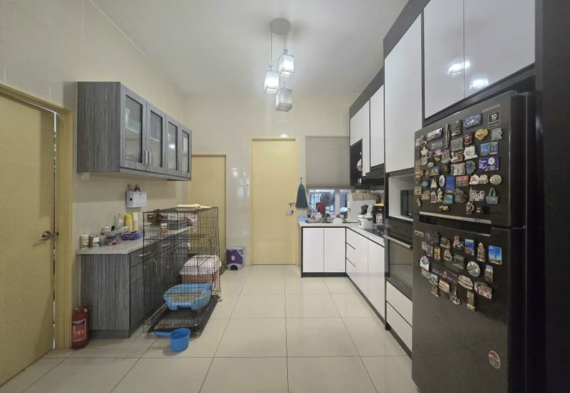 BATU CAVES/FACING OPEN 3 STOREY TERRACE FOR SALE/WELL MAINTAINED UNIT/SELANGOR/BUMI LOT LEASEHOLD/GOMBAK