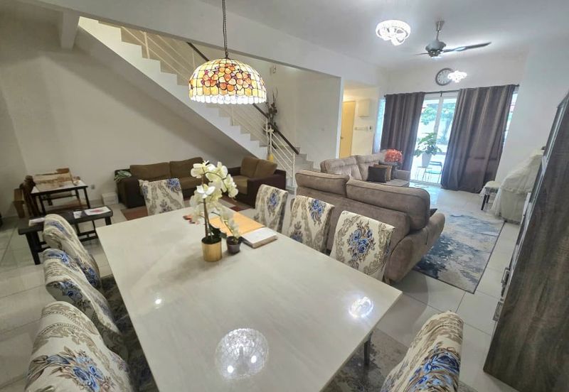 BATU CAVES/FACING OPEN 3 STOREY TERRACE FOR SALE/WELL MAINTAINED UNIT/SELANGOR/BUMI LOT LEASEHOLD/GOMBAK