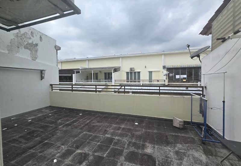 BATU CAVES/FACING OPEN 3 STOREY TERRACE FOR SALE/WELL MAINTAINED UNIT/SELANGOR/BUMI LOT LEASEHOLD/GOMBAK
