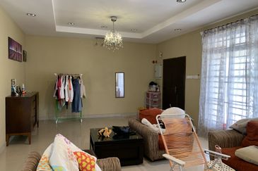 Bandar Sungai Long Bukit Sungai Long 1 End Lot Facing Main Road Below Market For Sale