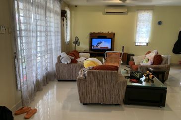 Bandar Sungai Long Bukit Sungai Long 1 End Lot Facing Main Road Below Market For Sale