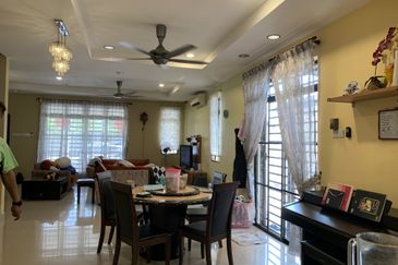 Bandar Sungai Long Bukit Sungai Long 1 End Lot Facing Main Road Below Market For Sale