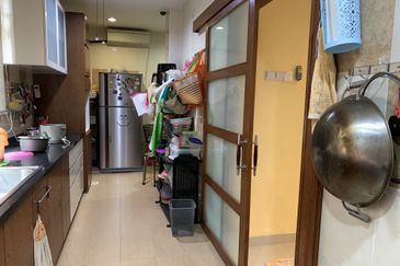 Bandar Sungai Long Bukit Sungai Long 1 End Lot Facing Main Road Below Market For Sale