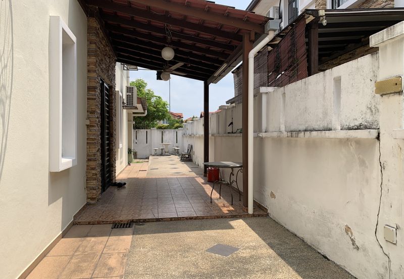 Bandar Sungai Long Bukit Sungai Long 1 End Lot Facing Main Road Below Market 10 ft Extra Land 35 X 70 