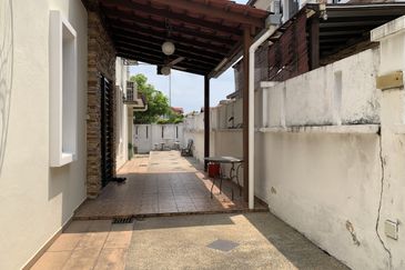 Bandar Sungai Long Bukit Sungai Long 1 End Lot Facing Main Road Below Market 10 ft Extra Land 35 X 70 