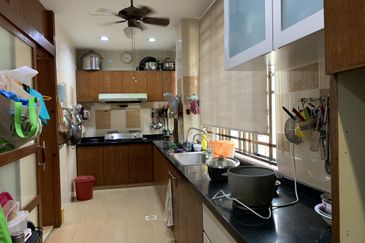 Bandar Sungai Long Bukit Sungai Long 1 End Lot Facing Main Road Below Market 10 ft Extra Land 35 X 70 