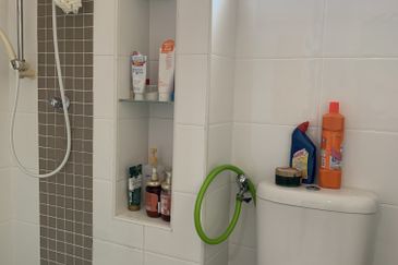 Bandar Sungai Long Bukit Sungai Long 1 End Lot Facing Main Road Below Market 10 ft Extra Land 35 X 70 