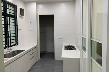 Bukit Sungai Long 3 Exclusive Top Hill  25 x 75   2 sty Superlink Kitchen Fully Extended Gated & Guarded