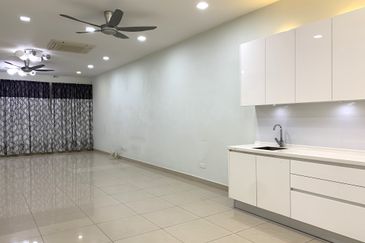 Bukit Sungai Long 3 Exclusive Top Hill  25 x 75   2 sty Superlink Kitchen Fully Extended Gated & Guarded