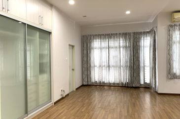 Bukit Sungai Long 3 Exclusive Top Hill  25 x 75   2 sty Superlink Kitchen Fully Extended Gated & Guarded