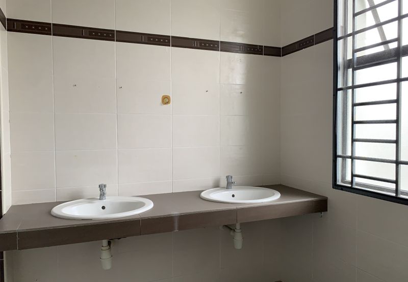 Bukit Sungai Long 3 Exclusive Top Hill  25 x 75   2 sty Superlink Kitchen Fully Extended Gated & Guarded